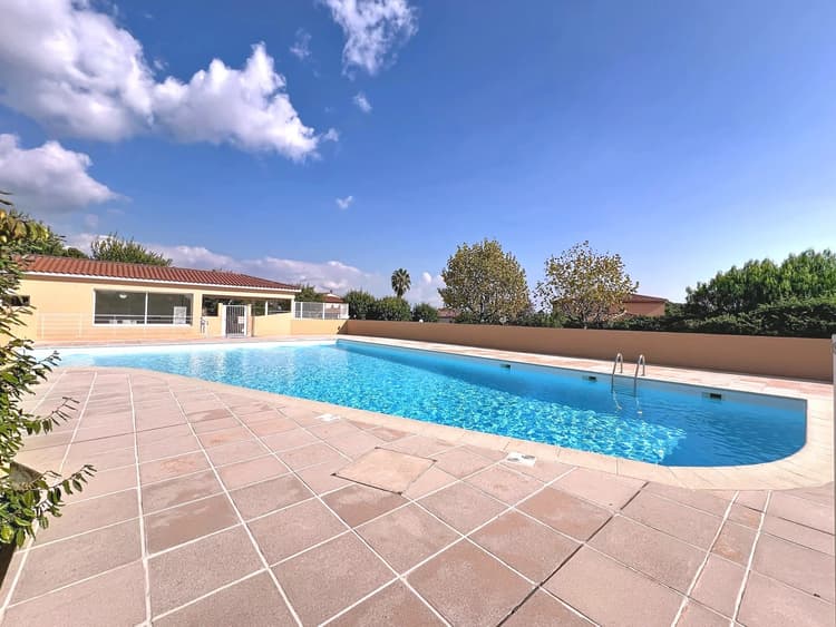 EXCLUSIVITE QUARTIER SAINT PHILIPPE : 2P AVEC TERRASSE GARAGE ET