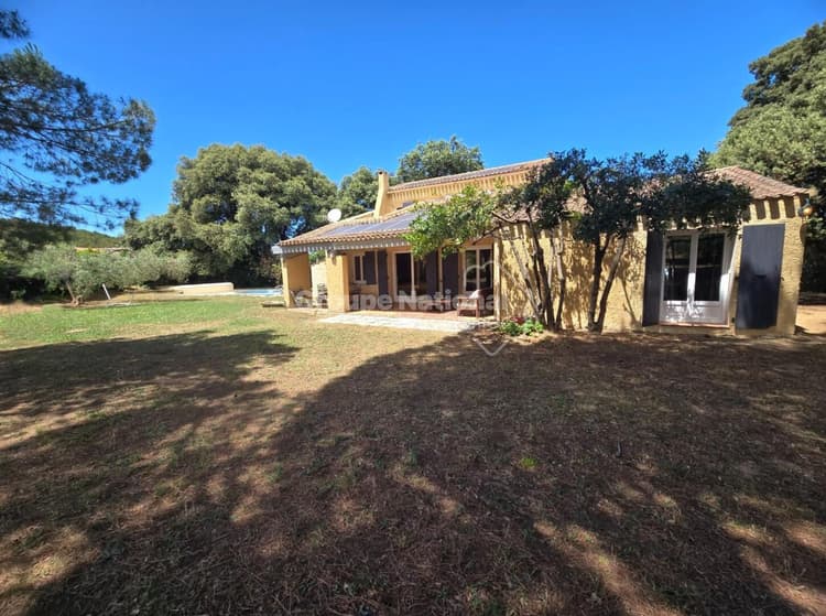 COMPS, villa type 7 de 132m2 , jardin piscine, atelier