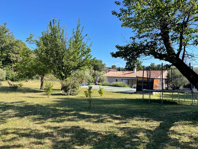 Maison de charme vendue meublée ? La Verdière T5