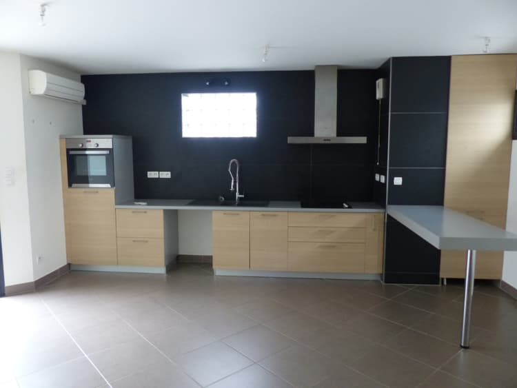 VILLENEUVE-LES-AVIGNON - P2 DERNIER ETAGE AVEC ASCENSEUR, TERRASSE ET GARAGE