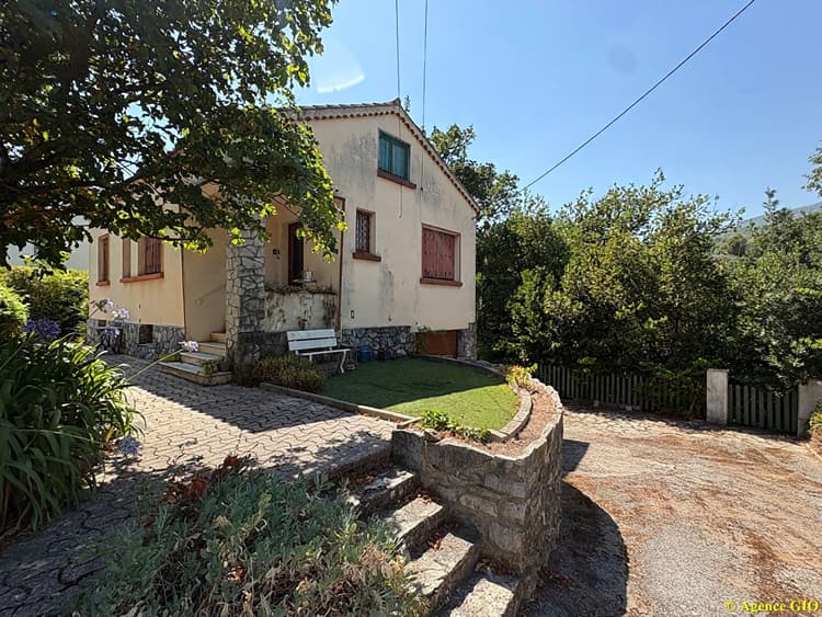 EXCLUSIVITE - TOULON OUEST - VILLA T6 DE 81 M² - TERRAIN DE 980 M² - GARAGE/ SOUS- SOL DE 80 M²