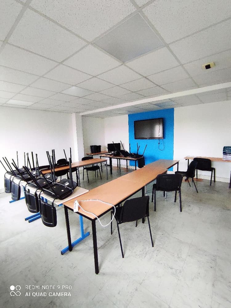 Local 272 m²