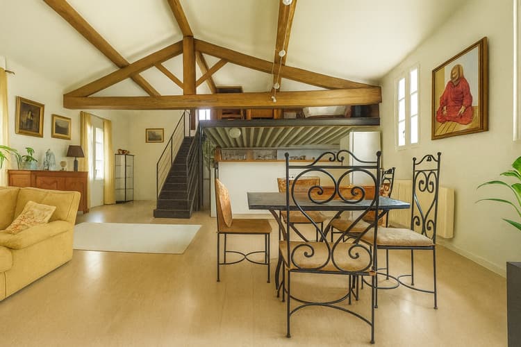 Appartement Avignon 5 pièce(s) 150 m2, 2 chambres, un bureau, 40 m² de terrasse quartier banasterie