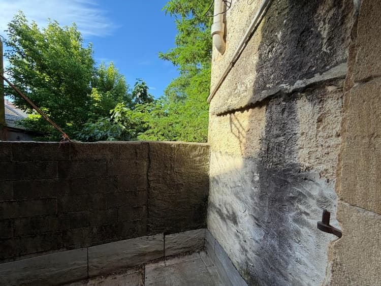 Grand T2 au coeur de ville de Remoulins avec terrasse, proche du Pont du Gard