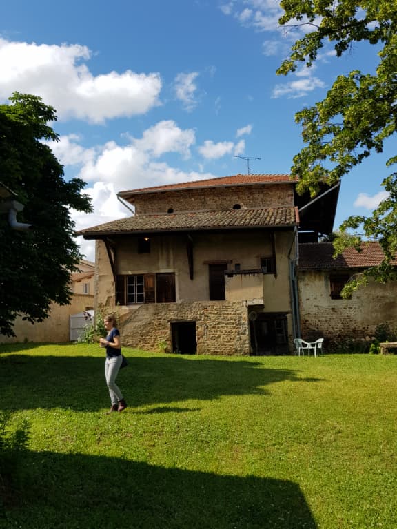 Villié-Morgon, maison à rénover