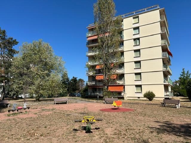 F4 de 71m² + balcon, vue dégagée, cave et garage