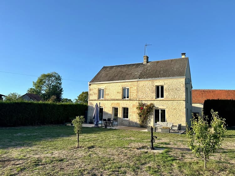 Maison en pierre, 4 chambres, à vendre entre ARGENTAN et FALAISE