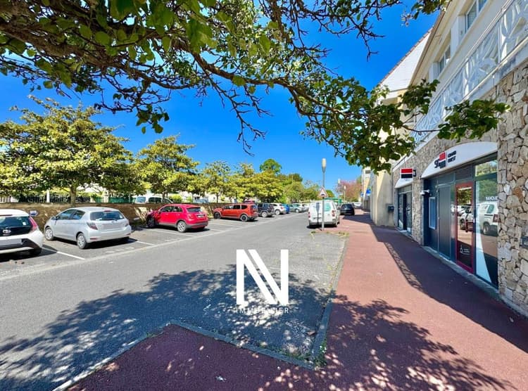 Place de parking dans copropriété en centre ville