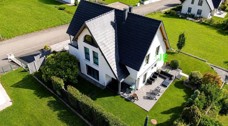 Maison de standing 329m2 dont 187m2 habitables sur 7 ares