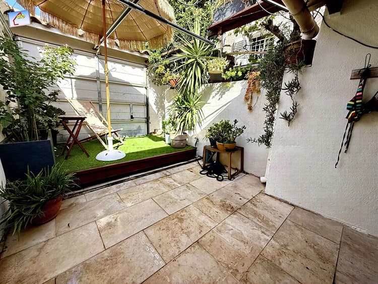 TOULON EST - MAISON TRIPLEX DE 150 M² - JARDIN PRIVATIF - STATIONNEMENT - AU CALME - CAVE