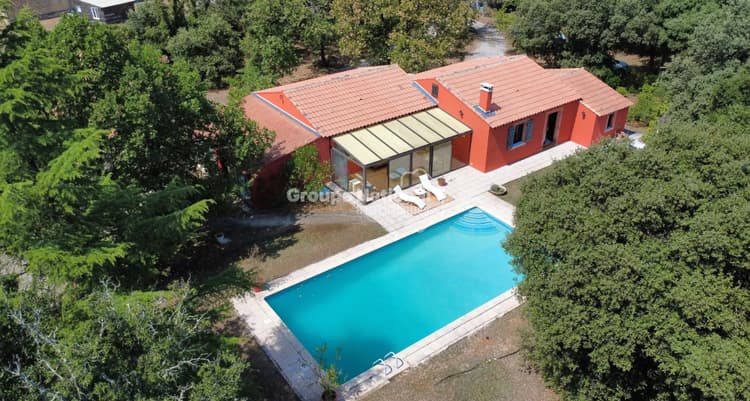 PERNES LES FONTAINES VILLA DE PLAIN PIED SUR TERRAIN DE 4173 m² — Environnement agréable