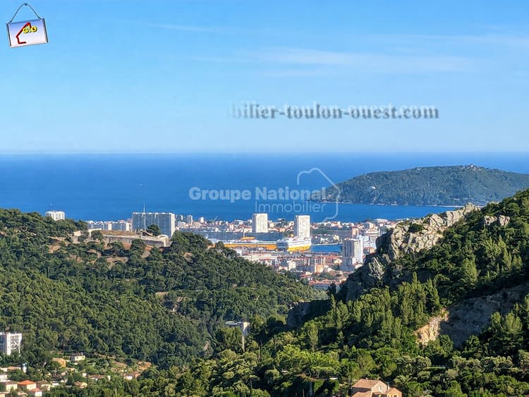 TOULON OUEST- VILLA T5 DE 159 M² - VUE MER - ANNEXE - TERRAIN DE 6030 M²