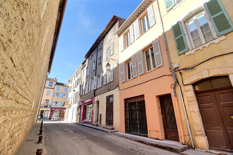 Immeuble a vendre -Trans En Provence