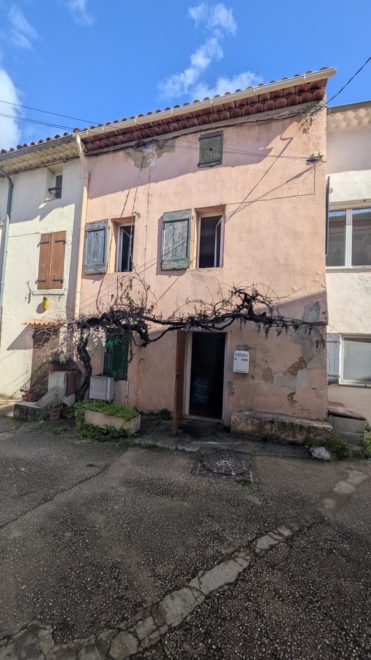 À VENDRE MAISON DE HAMEAU À RÉNOVER À SIX-FOURS-LES-PLAGES