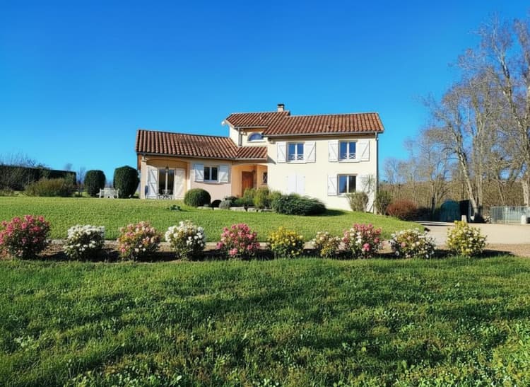 Maison 4 chambres + bureau, sur 3 000 m2 de terrain