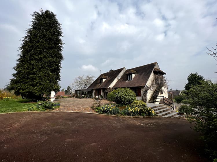 Maison Ully Saint Georges 8 pièce(s) 265 m2