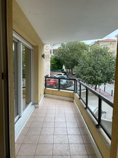 Joli 2 pièces lumineuse avec garage en résidence récente Cannes