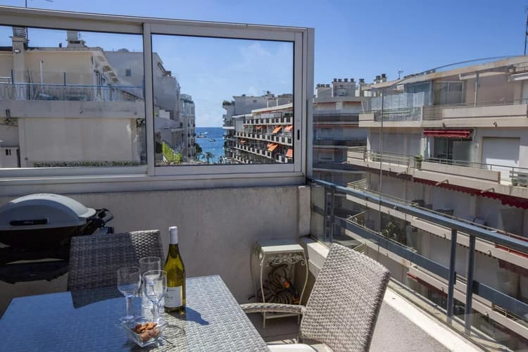 3P Dernier Étage Avec Grande Terrasse à Deux Pas de la Croisette