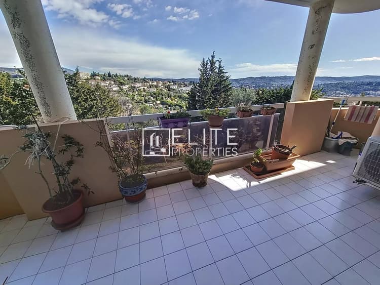 APPARTEMENT 3 PIECES 72m² + PARKING GRASSE