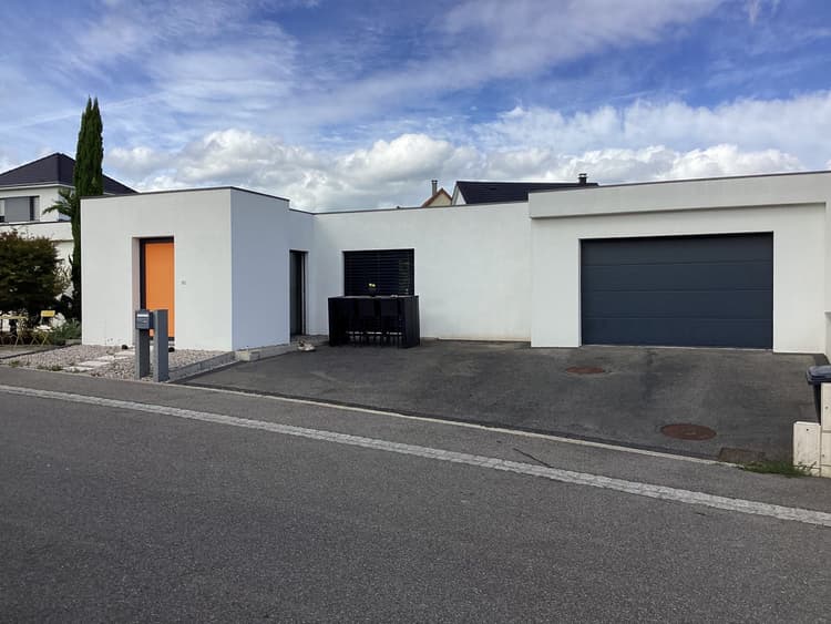 Plain-pied contemporain avec terrasse au coeur de la maison