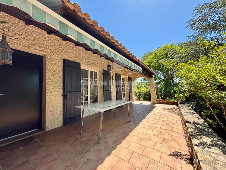 Maison Nages Et Solorgues 5 pièce(s) 99 m2 + garage et sous sol de 55 m²