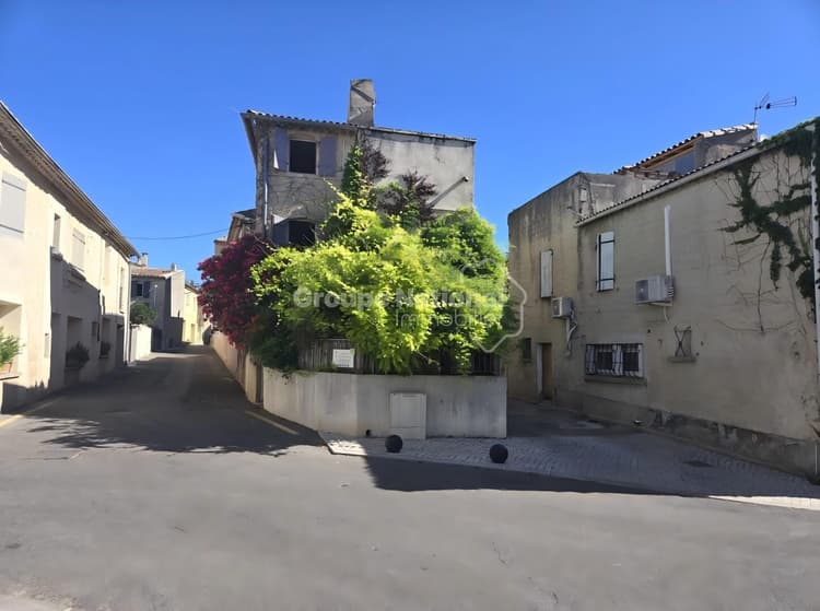 Maison de village avec courette et terrasse Jonquieres Saint Vincent