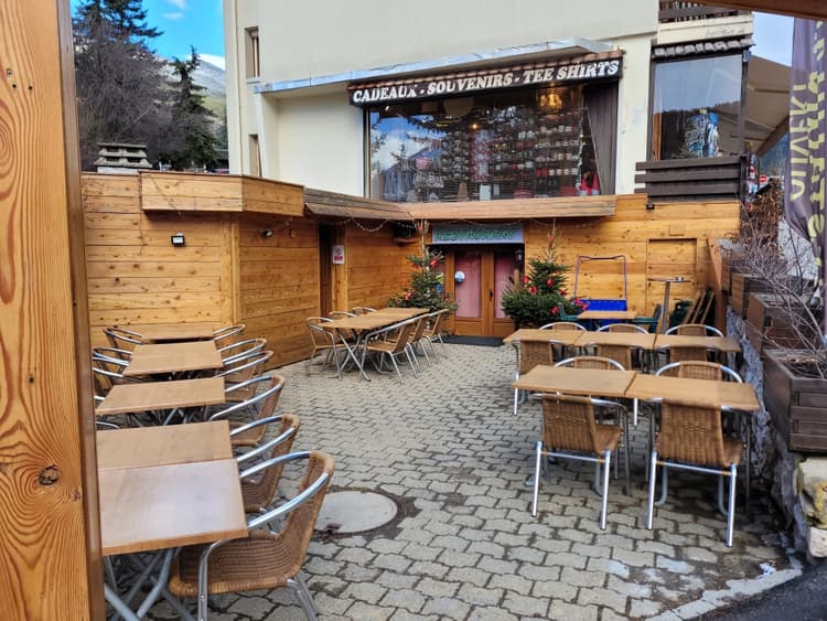 Murs d'un local commercial 110 m2 - Saint Chaffrey