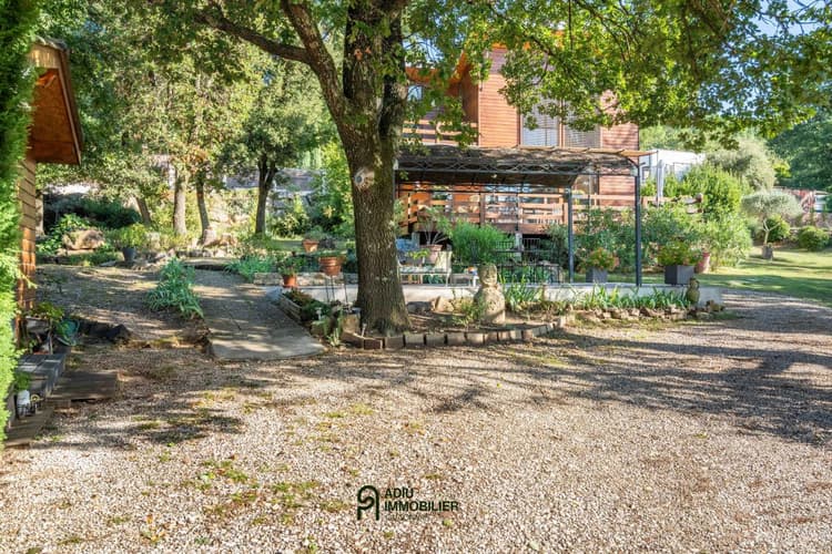Maison lumineuse de 100m² avec vaste terrain et terrasses – À quelques minutes d'Uzès