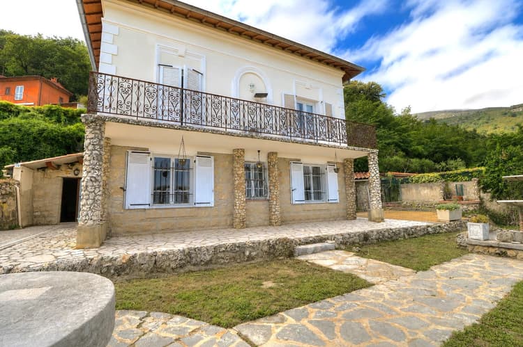 À vendre – Grande propriété avec vue mer panoramique et fort pot