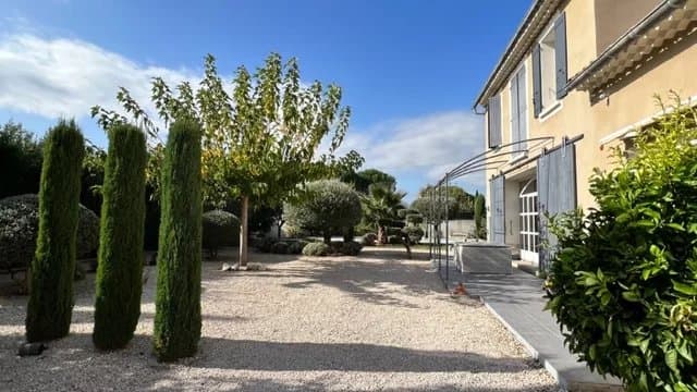LE THOR MAS 175 M² SUR TERRAIN CLOS DE 1204 M²