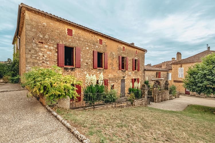 À VENDRE Maison de village Biron 12 pièces 321.31 m2