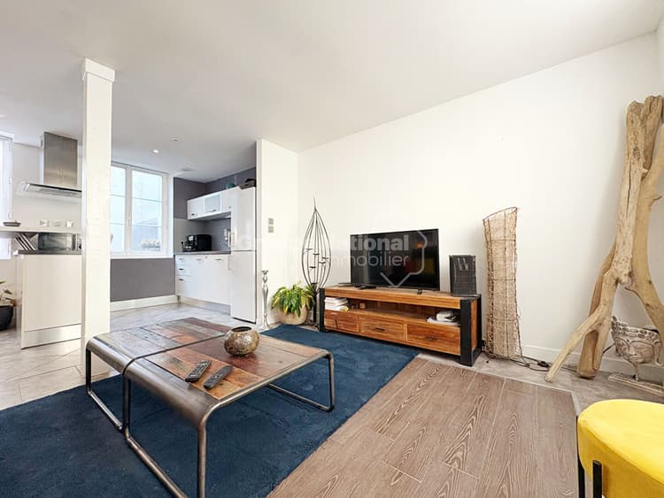 RARE- T3/4 pièces /maison de ville-au coeur de Salon de Provence avec garage-