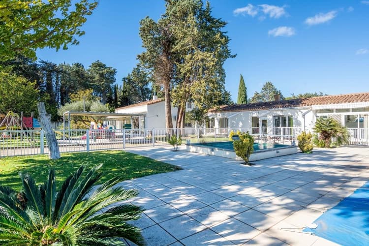 Ensemble Immobilier à dix minutes du Pont-Du-Gard