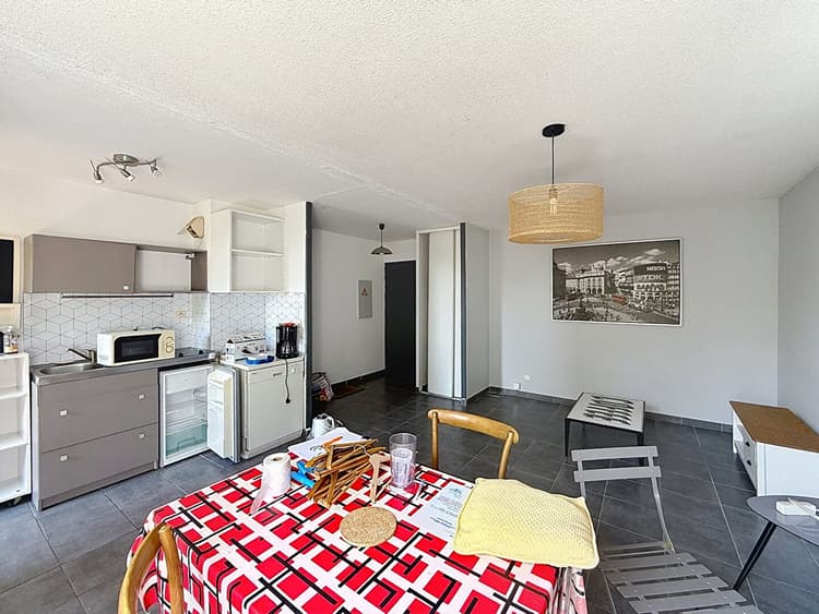 Appartement T3 recent a vendre a Avignon tres proche remparts