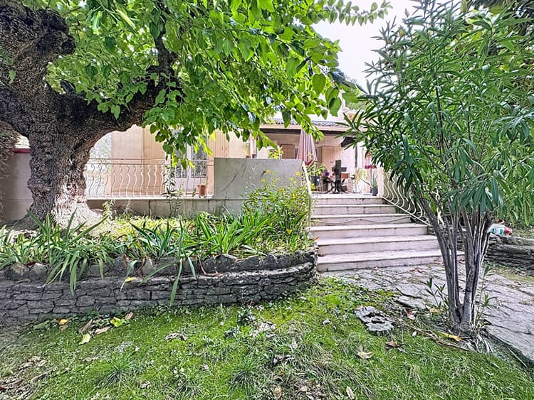 Maison Cavaillon 153 m² habitables sur 720 m² de jardin clos.