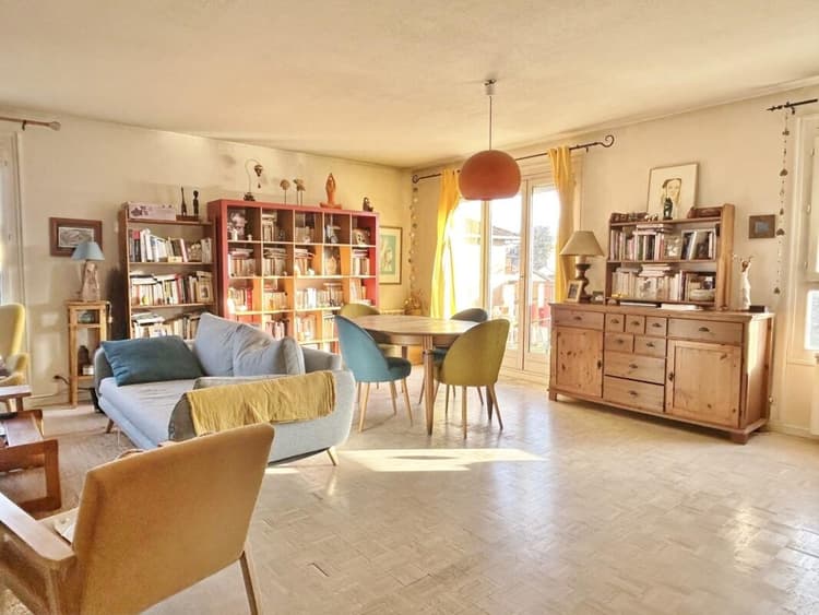 En plein coeur de CRAPONNE appartement de 103,60 m2 avec 3 c