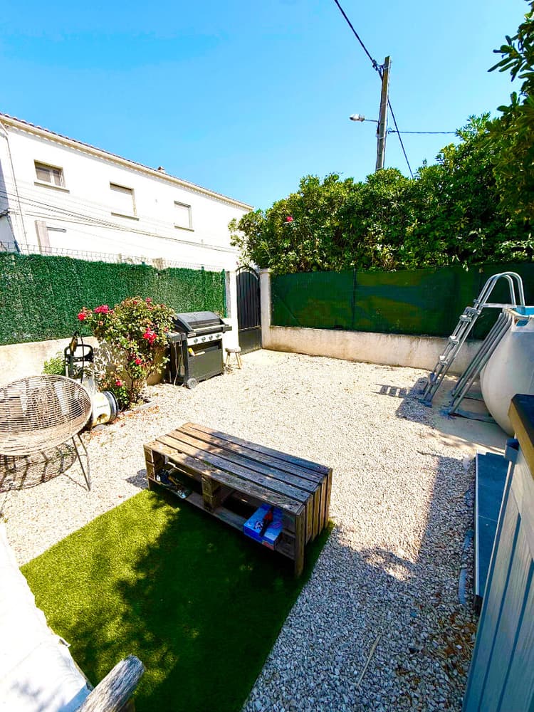APPARTEMENT T3 AVEC JARDIN, TERRASSE ET PISCINE