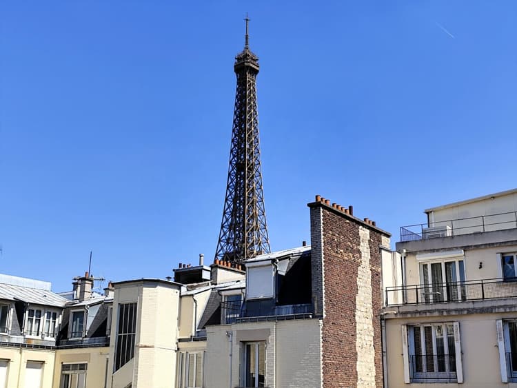 CHAMBRETTE - PIED-A-TERRE à PARIS (75016) - TOUT PRES DU TR
