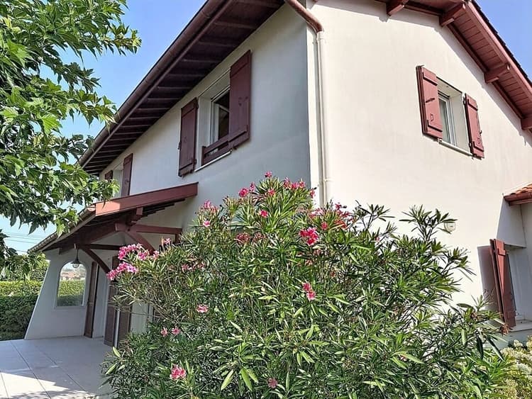 villa proche centre Bidart