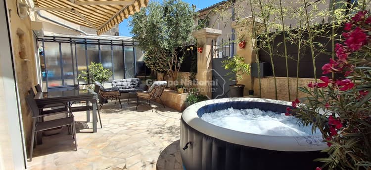 Maison de village Jonquieres Saint Vincent