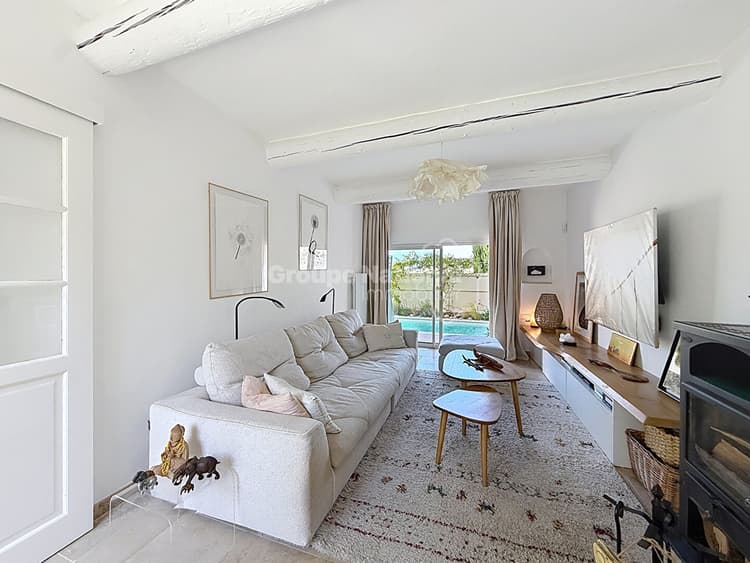 Maison de village rénové avec piscine Charme et prestations de qualité