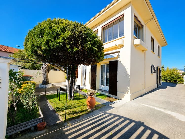 EXCLUSIVITE - LE MUY 157.52M² - GARAGE-ATELIER-CAVE