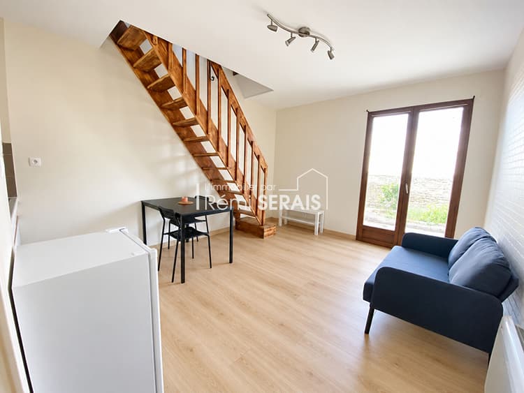 PERIPHERIE D'ARGENTAN APPARTEMENT F2 MEUBLE AVEC JARDINET