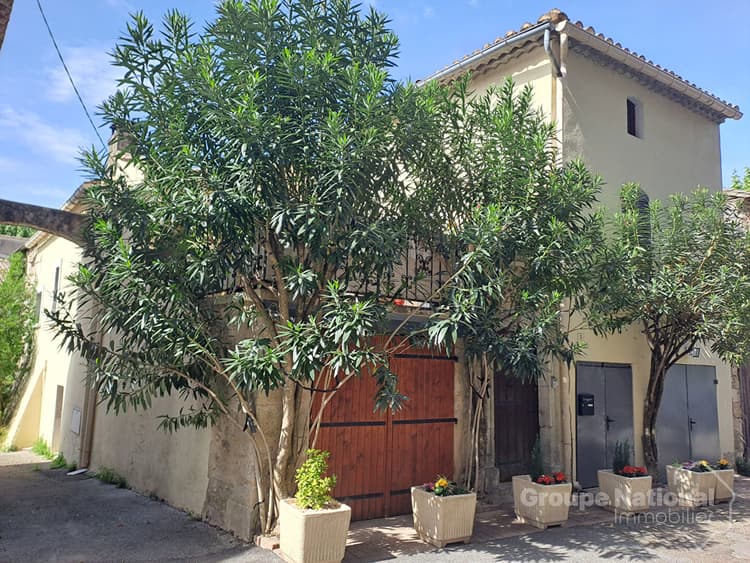 Maison de village avec terrasse, garage et bassin - Goudargues 5 pièce(s) 145 m2