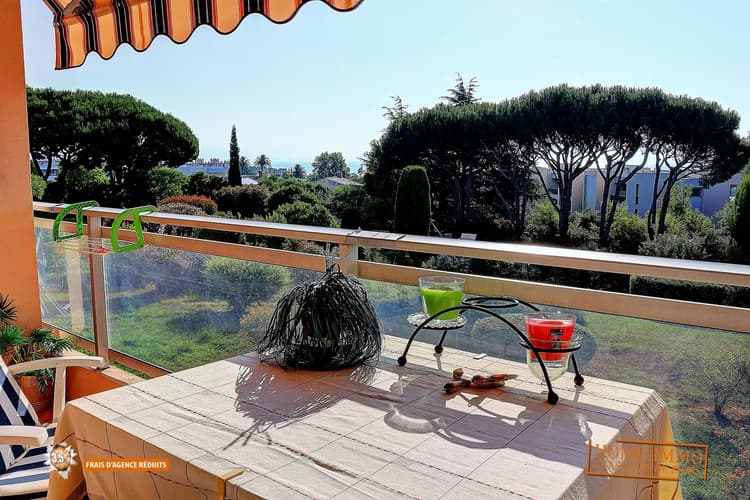 À Vendre - 2 pièces avec vue mer à Antibes (Quartier Bréguières)