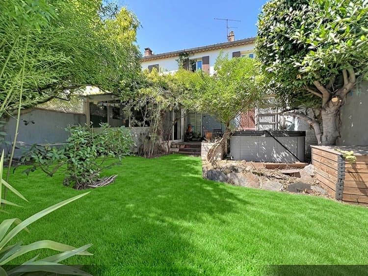 Maison Avignon 170 m2, 3 chambres, jardin, garage, local commercial