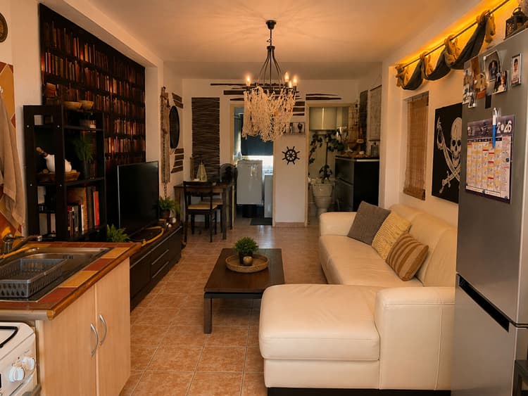 A VENDRE - T2 DUPLEX AVEC PARKING - ENSUES-LA-REDONNE