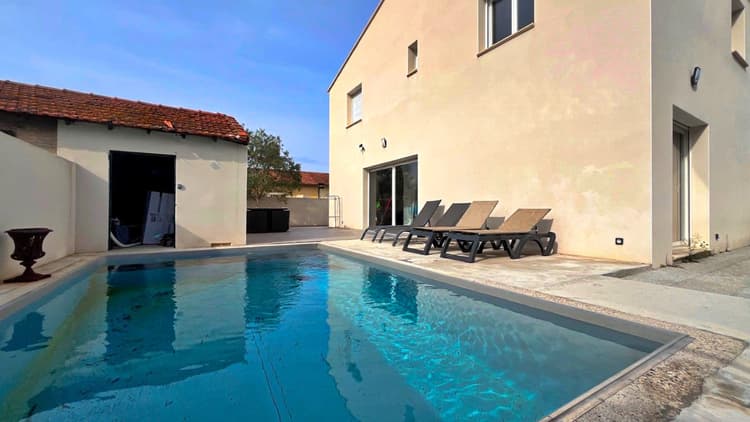 À Sorgues Superbe villa familiale avec jardin et terrasse