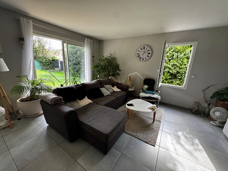 Maison récente à vendre à Bourg les Valence - 4 pièces avec jardin