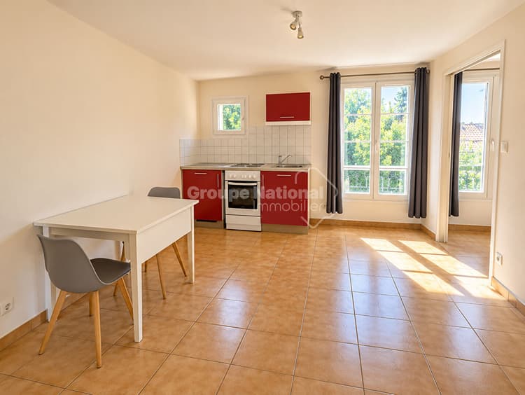 À VENDRE VILLENEUVE LES AVIGNON, APPARTEMENT P2, EXTÉRIEUR, PARKING